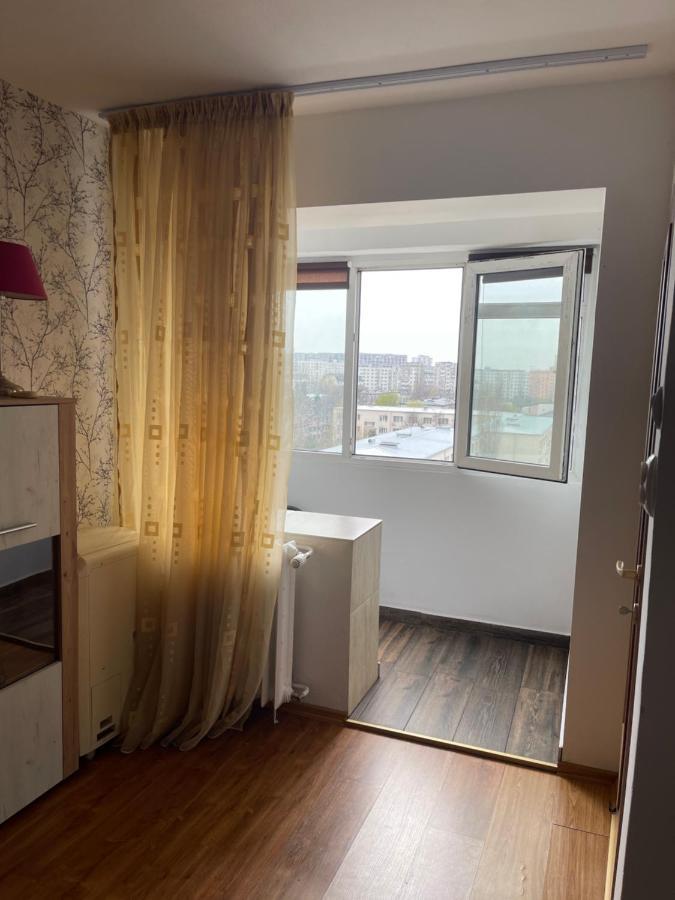 Garsoniera -single 91 * Bucharest